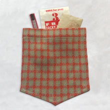 keep me close - secret pocket pillowcase