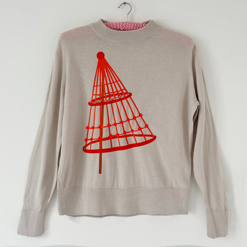 'Witches Hat' climbing-frame jumper